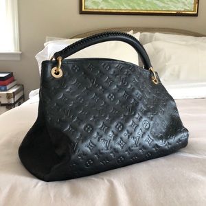 Louis Vuitton Artsy MM tote